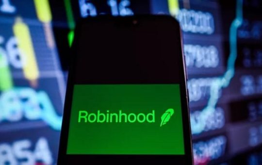 Robinhood US relists SOL, ADA, and XRP, introduces PEPE