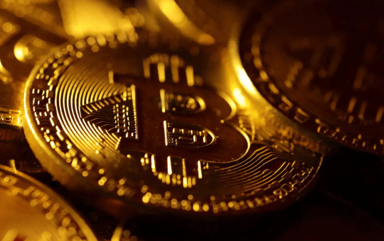 Bitcoin Price Watch: $85K Pivot Sets Stage for Weekend Fireworks