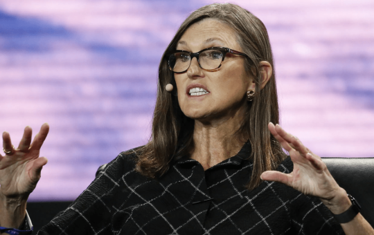 $1.5 Million Bitcoin? Ark’s Cathie Wood Sees Gold’s Market Share Slipping 