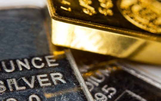 Silver and Platinum Break out as Dollar Hedge Game Shifts
