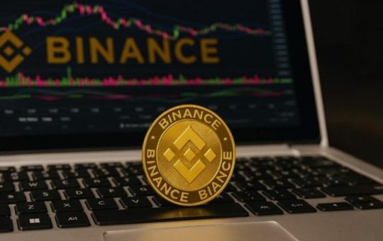 BNB hits new all-time high above $800