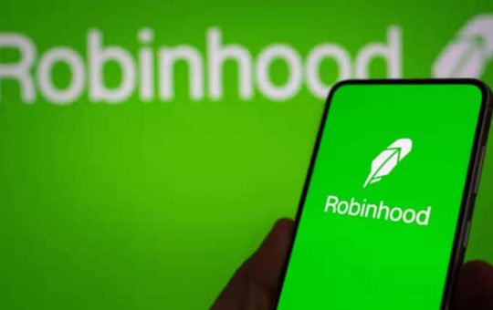 Robinhood approves $1.5B buyback as stock nears 55% drop since October high
