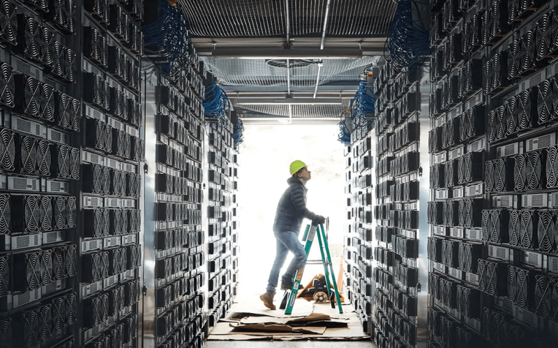 Expert Flags Bitcoin's First Hashrate Bear Market as Network Sheds 145 EH/s